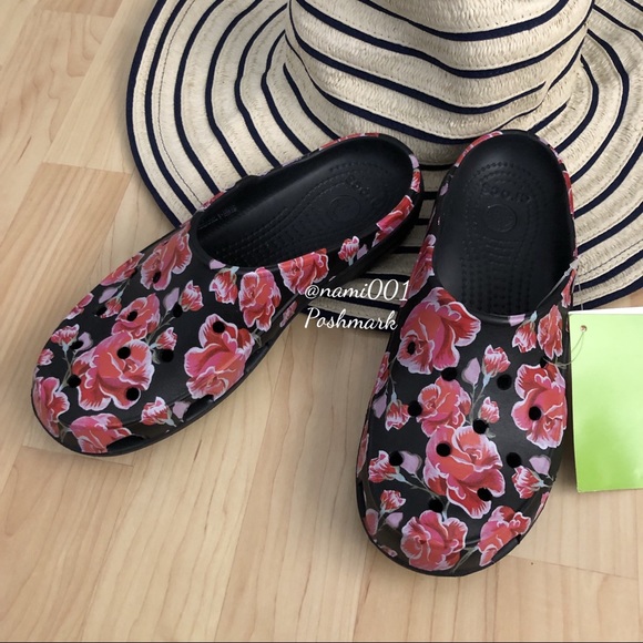 crocs freesail graphic